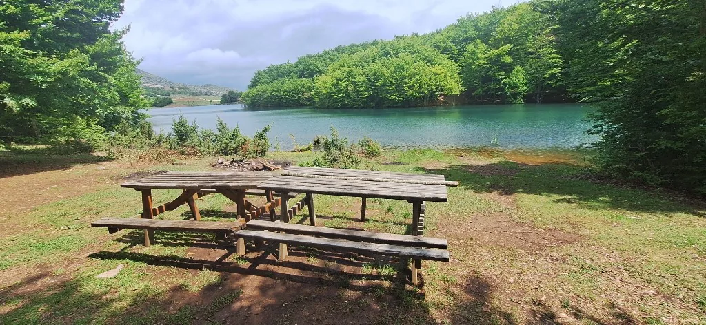 Lake and picnic area near Fushë Studën